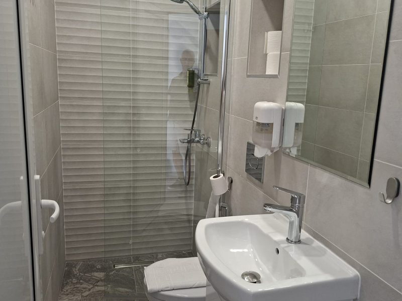 Standard Double or Twin Room — Enza