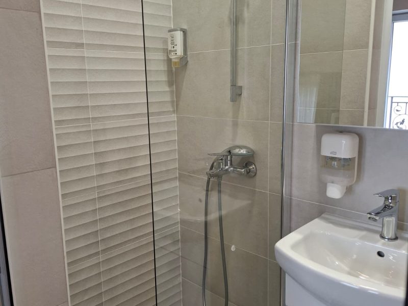 Triple Room with Balcony — Enza