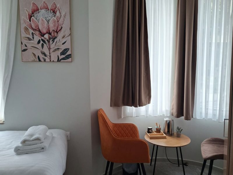 Standard Double or Twin Room — Enza