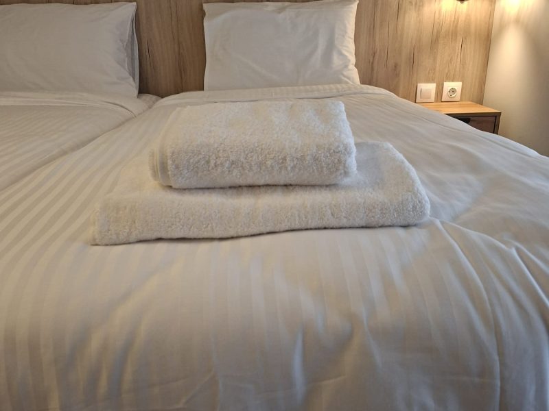 Triple Room with Balcony — Enza