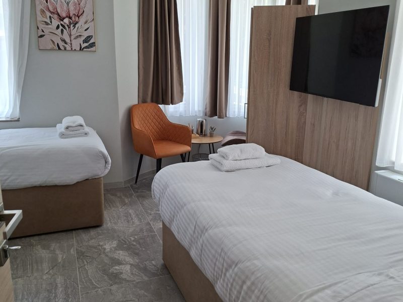 Standard Double or Twin Room — Enza